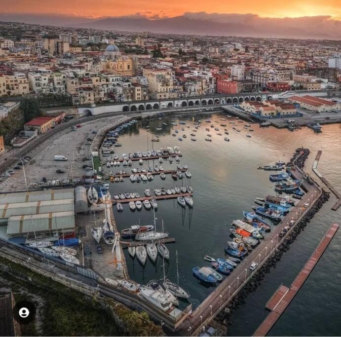 Sostaoplontina Casa Vacanza Torre Annunziata Exterior foto